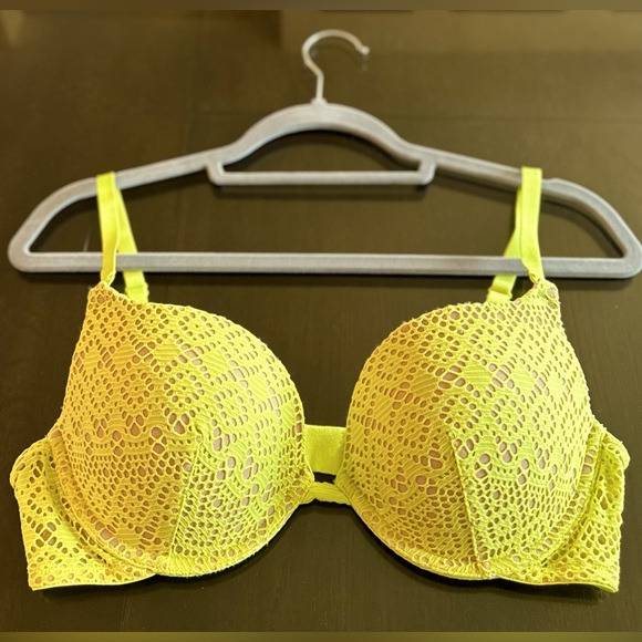 Victoria's Secret Other - Victoria’s Secret Fish Net Push-Up Bra 36C